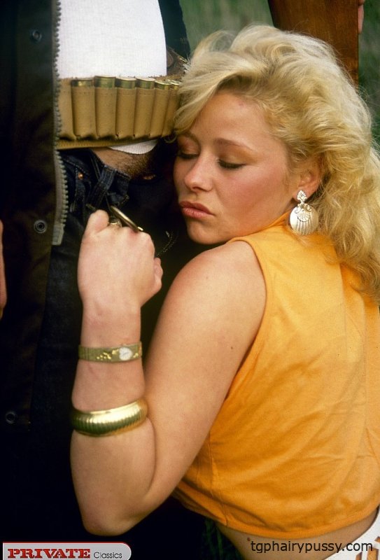 Подборка винтажных порнозвезд, показывающих, как они трахались в 80-х