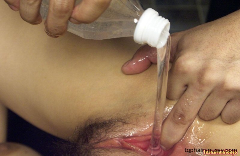 Первый грубый секс молодой японки