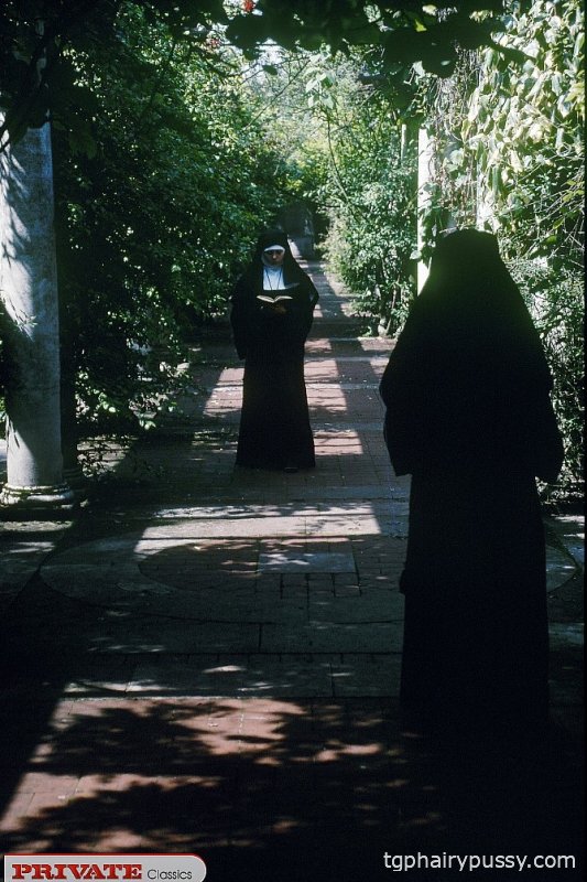 Винтажные порно сцены тройничка, лесбиянки и монашки трахаются в действии