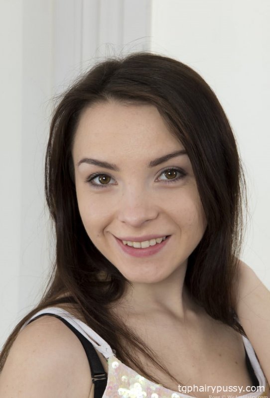 Волосатенькая пися в чулках