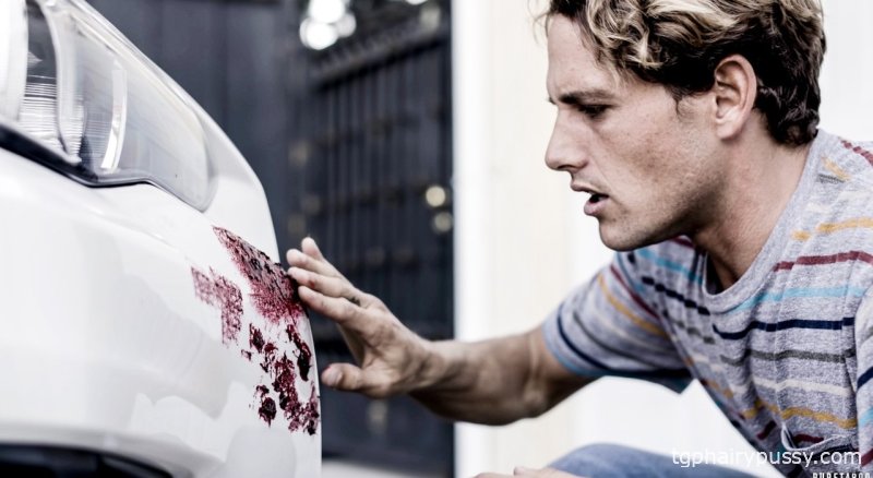 Травмированного мальчика Тайлера Никсона утешает сексом его сводная сестра Соверен Сайр