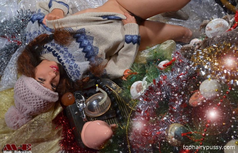 Показала лохматку